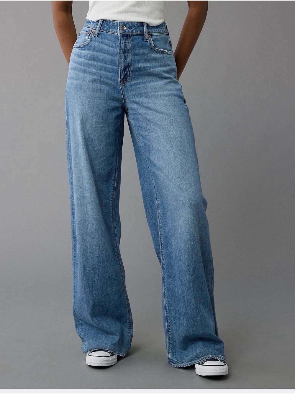 American Eagle Outfitters Light Blue High-Rise Wide Leg Jeans
